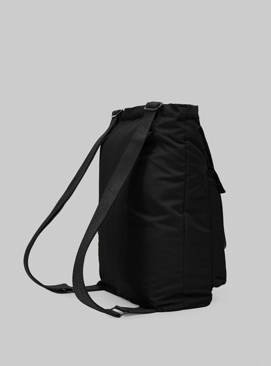 Recycled convertible backpack (Black)